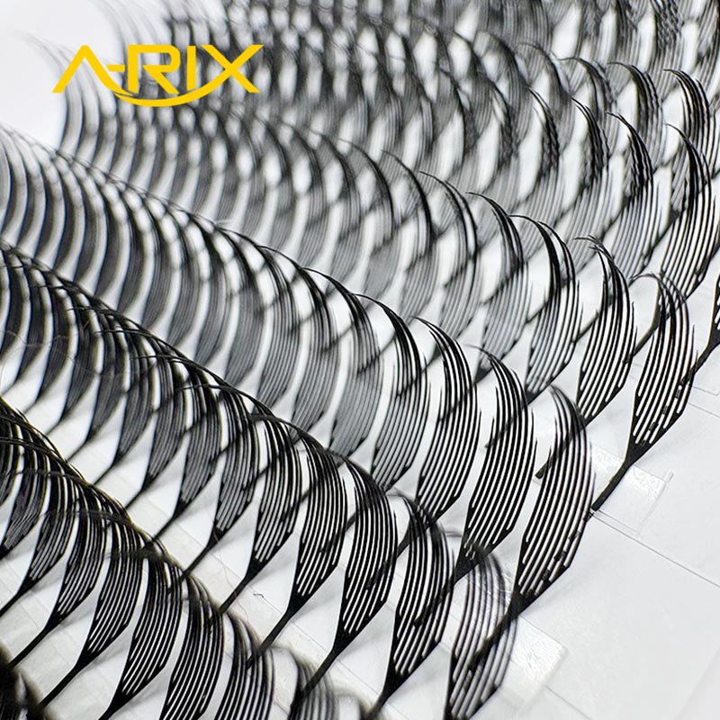 soft -anime- feather -spike- laser- cutting- lash-extensions-3